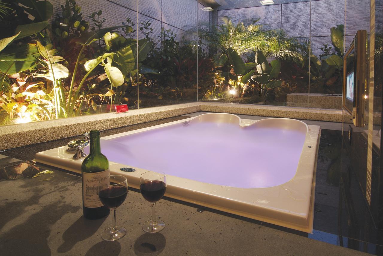 Q Motel精品旅館 Tucseng Kültér fotó